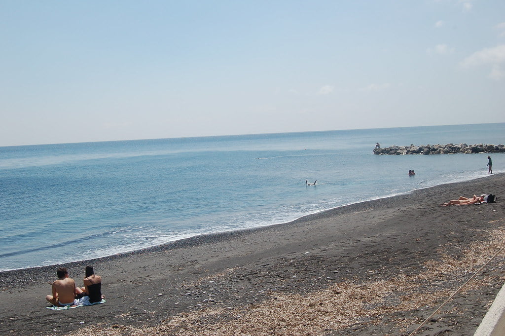 perissa santorini beaches